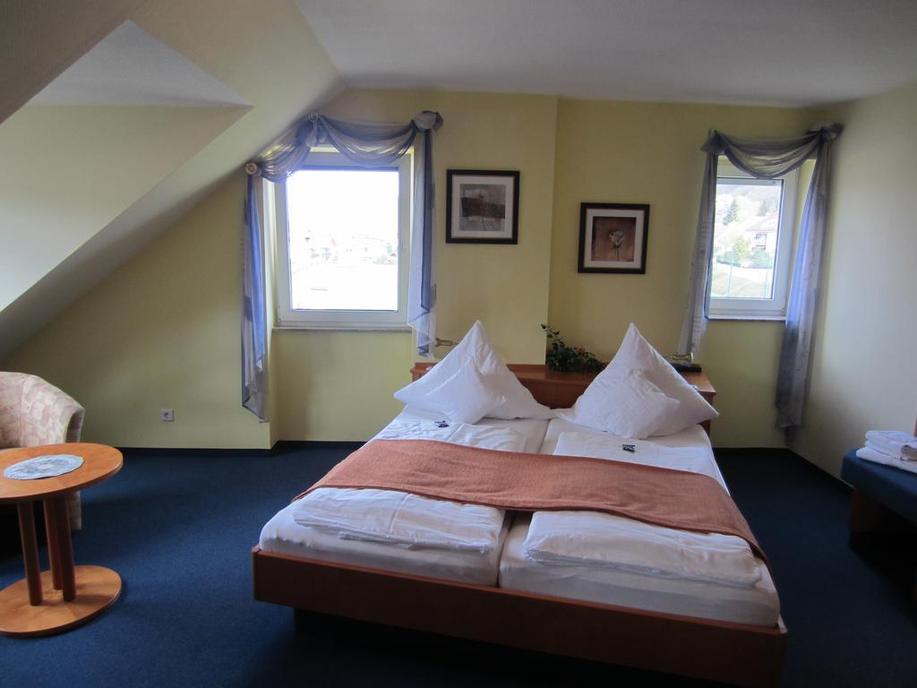 Katharinenhof Hotel Klingenberg am Main Bilik gambar